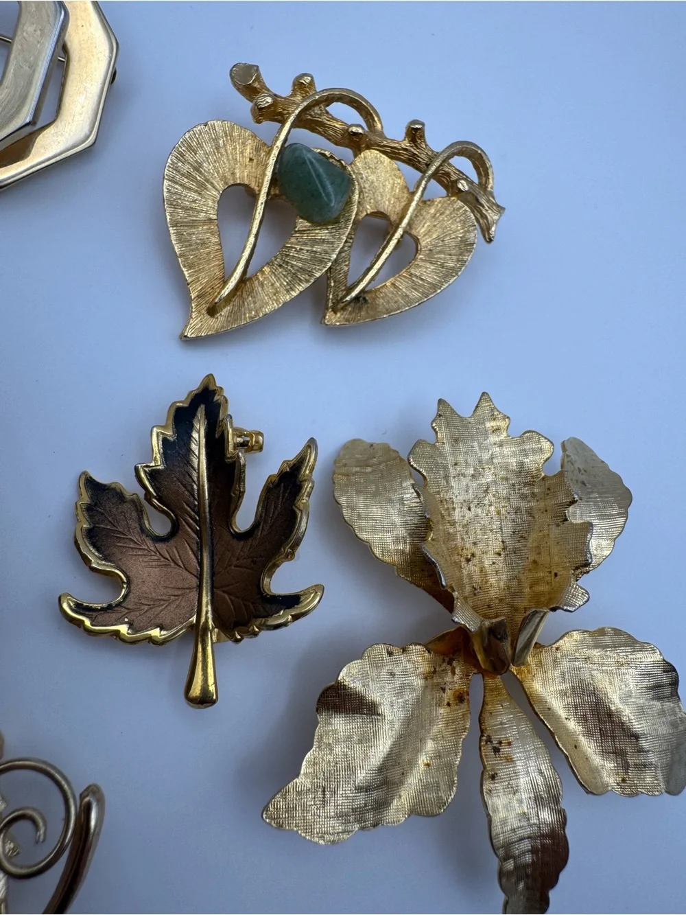 Vintage Brooch Lot 7 Pc Sarah Coventry LR Gold Tone Floral Leaf Pins